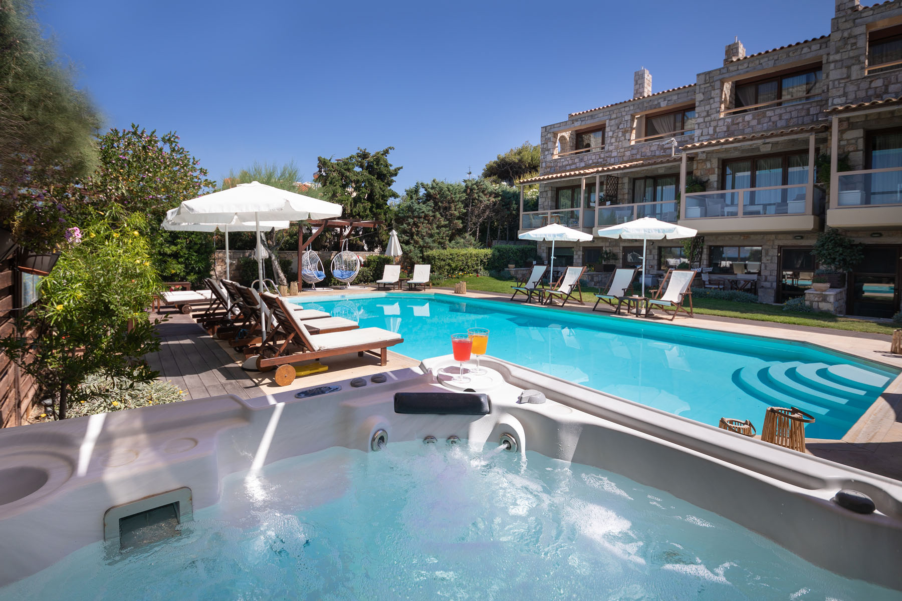 Enalio - pool